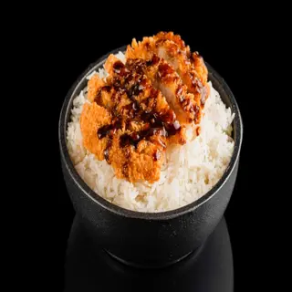Arroz con pollo crujiente鸡排盖饭