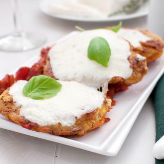 Schab po kapitańsku, ser mozzarella ,ser parmezan ,ziemniaki ,surówka, zupa