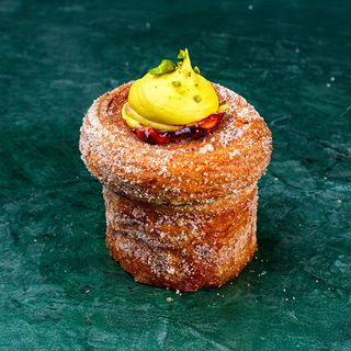 Kroasan rol sa pistaćima