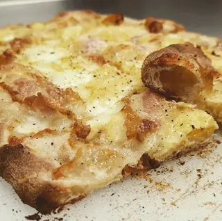 Pinsa Carbonara
