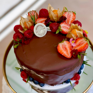 Tort vegan cu ciocolata si visine