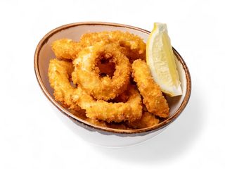 Kalmary Smażone z Sosem Aioli Cytrynowym