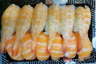 A8 - Nigiri Salmão + Gambas