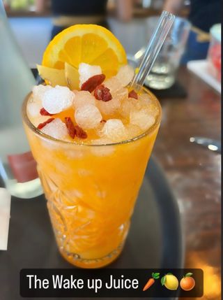 Zumo De Wake Up