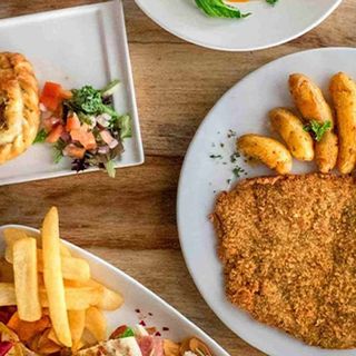 Milanesa 4 Quesos + Bebida + Postre