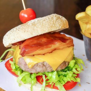 Hamburguesa Con Queso y Bacon