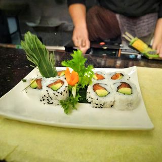 262 Uramaki salmone  8 pezzi