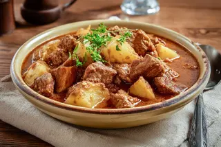 Goveđi đuveč sa krompirom 400gr