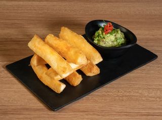 Yuquitas Con Guacamole