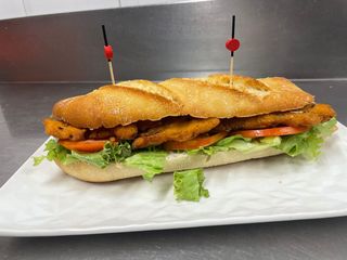 Bocadillo De Pechuga Rebozada