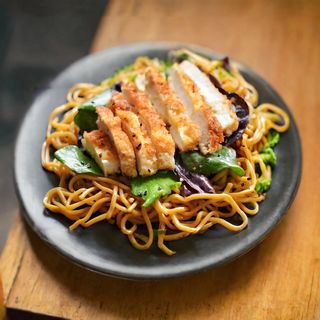 182. Yakisoba con Pollo y Salsa Teriyaki