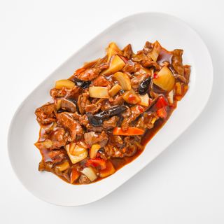 Svinjetina s bambusom i gljivama