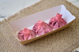 Хінкалі з вишнею та шоколадом 1 шт