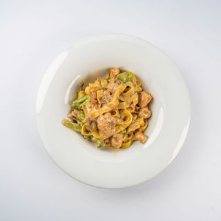 Tagliatelle z kurczakiem i brokułami