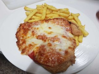 Milanesa De Pollo A La Napolitana