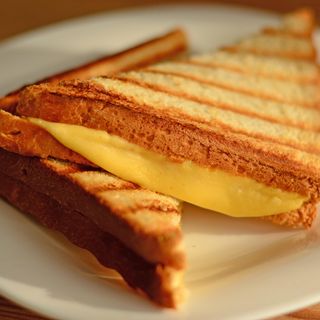 Сніданок Тост з сиром (150г)