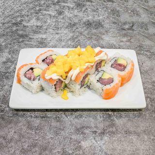 74. Uramaki De Langostino Con Aguacate Y Mango (8 Uds.)