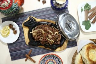 Мясо с луком