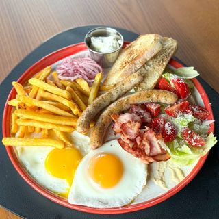 Майже англійський сніданок