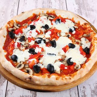 Pizza de post cu ardei copt și tofu