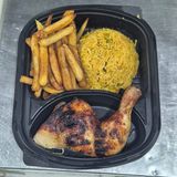 1/4 de poulet braisé avec riz et frites 