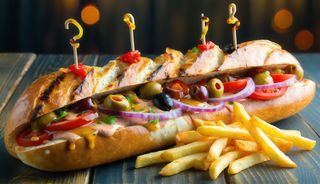 Bocadillo de brochetas