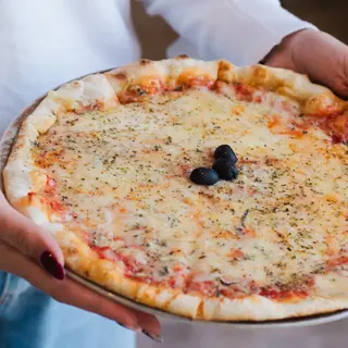 Pizza Quatro formaggio medium
