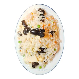 204. Ориз с черна гъби, пилешко и зеленчуци в соев сос (700г)