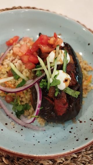 Berenjena Y Ensalada De Quinoa