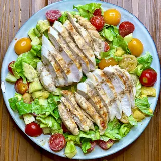 Riso con pollo alla griglia e insalata