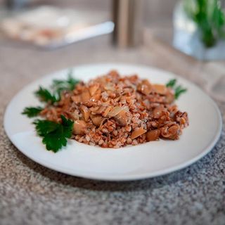 Рассыпчатая гречка с грибами