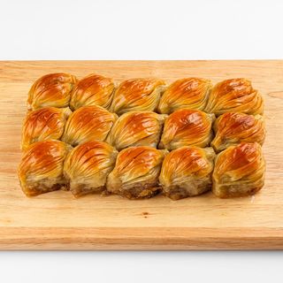 Srednja kutija Školjkica orah 15 komada