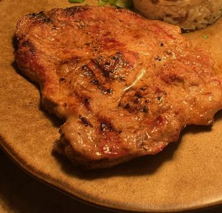 Ceafa de porc la gratar