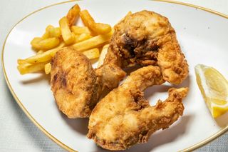 Сулка котлет с пържени картофки (300г)