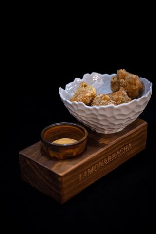 Pollo Karaage en tempura