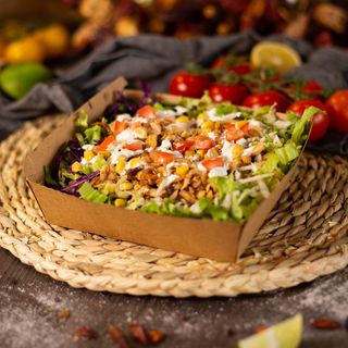 Mac King Chicken Salata