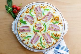 Pizza bianca cu bacon si ardei 28 cm