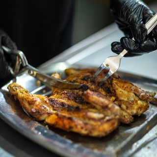 1 Frango Assado no Carvão