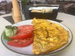 Omlet sa pršutom i sirom