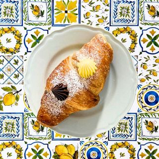 Cornetto con Nutella® e crema pasticcera 