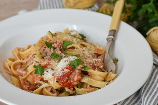 Tagliatelle cu ton