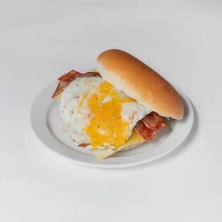 Hamburguesa Americana Con Huevo