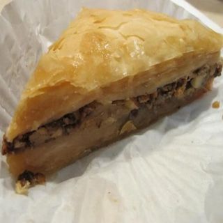 Baklava ( con mantequilla, pistachos y nueces )