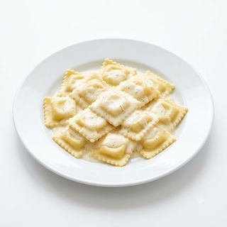 Ravioli 4 Formaggi Con Salsa Di Formaggio