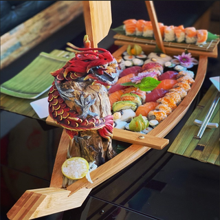 Barco de Sushi Dragón 68 pcs