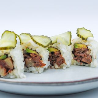 Uramaki Rabo de Toro con Mahonesa de Lima