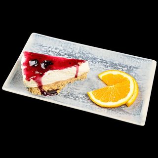 Чийзкейк със сладко от боровинки