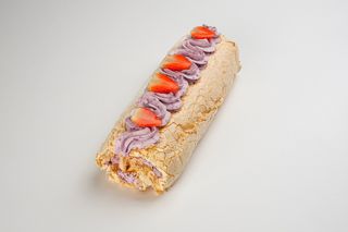 Меренговый рулет с черничной начинкой (850г)