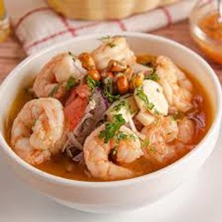 Encebollado Mixto Con Calamar