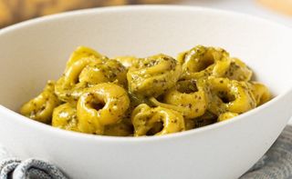 Cappelletti de priosciutto al pesto
